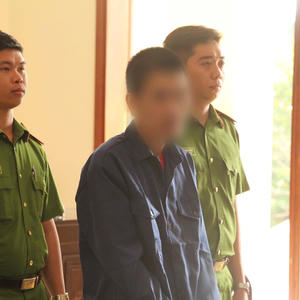 Radio pháp đình: Phút bốc đồng dẫn đến vòng lao lý