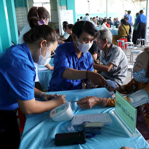 Hơn 10.000 người được khám bệnh miễn phí