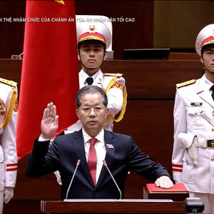 Chánh án Tòa án nhân dân tối cao Nguyễn Văn Quảng tuyên thệ nhậm chức