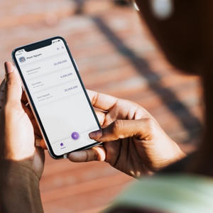 Nhận diện thủ đoạn trà trộn tiền giả và giả mạo chuyển khoản