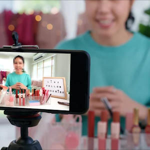 Livestream trở thành kênh mua sắm chính của nhiều người tiêu dùng