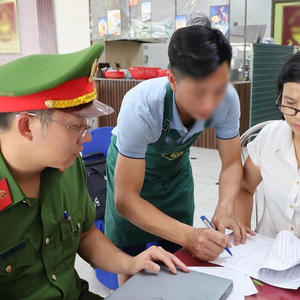 Kiên quyết xử lý các vi phạm an toàn thực phẩm và niêm yết giá