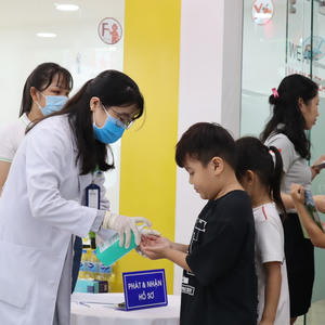 100% học sinh, sinh viên được khám sức khỏe định kỳ hằng năm
