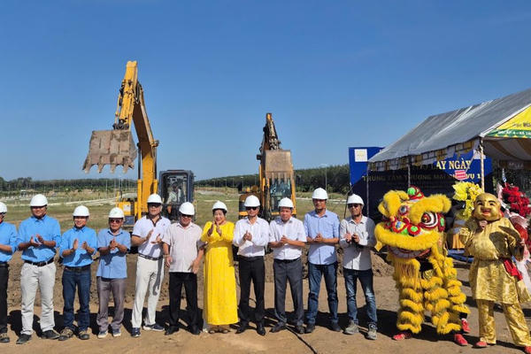 Lễ động thổ Trung tâm thương mại tại dự án Vạn Phước Lakeside.