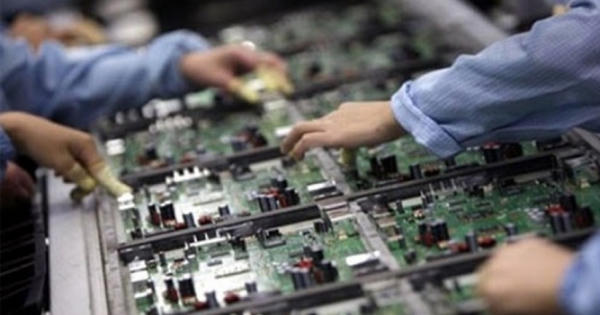 Xuất khẩu máy tính, điện tử lần đầu vượt 100 tỷ USD: Dấu mốc mới của kinh tế Việt Nam