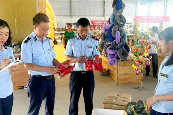 Lào Cai triển khai cao điểm bảo đảm an toàn thực phẩm dịp Tết Bính Ngọ 2026