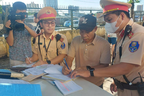 Hà Nội tăng cường tuần tra, xử lý vi phạm trật tự, an toàn giao thông
