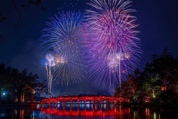 Hà Nội bắn pháo hoa chào mừng Đại hội XIV của Đảng 