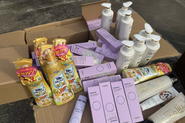 Hơn 25 tấn mỹ phẩm giả bị thu giữ trong vụ triệt phá đường dây buôn bán online