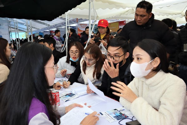 Nghệ An tổ chức 3 ngày hội việc làm, giải “bài toán” nhân lực cho các khu công nghiệp