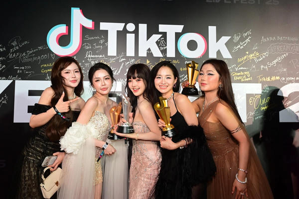 TikTok vinh danh 7 nhà sáng tạo nội dung Việt Nam tại Live Fest 2025 