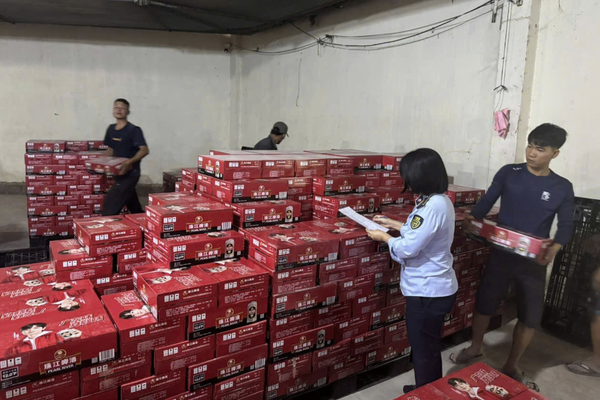 TP.HCM: Phát hiện kho chứa hơn 3.200 thùng bia ngoại không rõ nguồn gốc