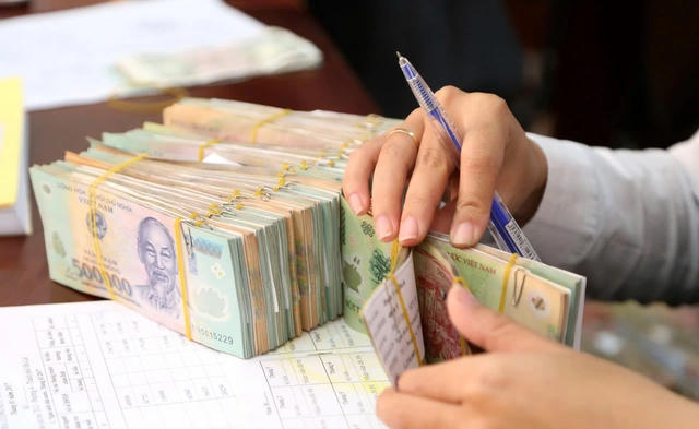 Thưởng Tết Bính Ngọ 2026 tăng 13%, khối doanh nghiệp Nhà nước dẫn đầu mức tăng trưởng