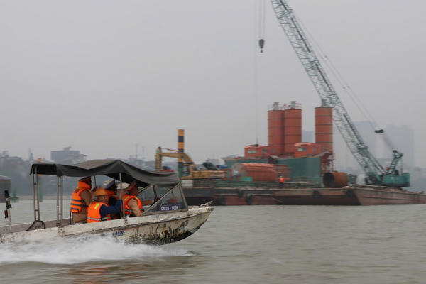 Hà Nội: Đảm bảo "mạch máu" giao thông sông Hồng giữa cao điểm thi công 4 cầu lớn dịp Tết