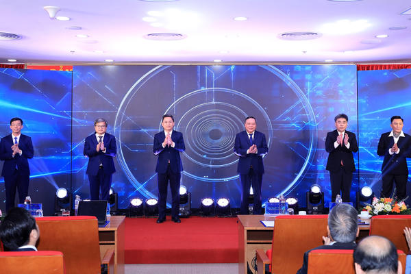 Hà Nội: Ra mắt "Chợ Chuyển đổi số" thế hệ mới