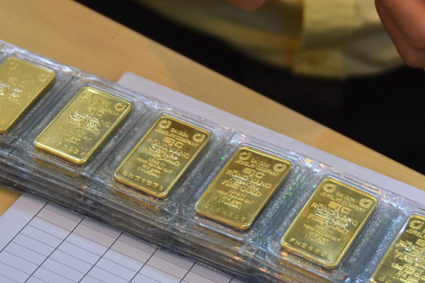 Giá vàng sáng 5/2: Vượt đỉnh 180 triệu và những điều cần biết trước khi giao dịch