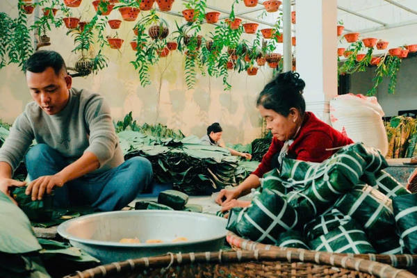 Bánh chưng làng Tranh Khúc: Hương vị Tết xưa giữa lòng Thủ đô