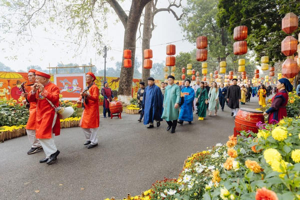 Đường hoa Tết tại Hoàng thành Thăng Long: Bình minh khát vọng