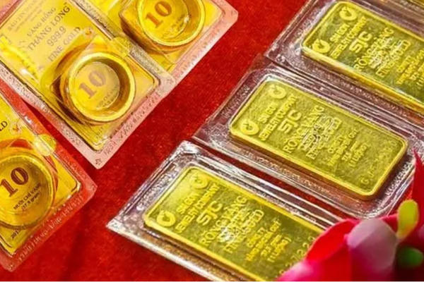 Giá vàng ngày 13/2: Thị trường thế giới giảm dưới ngưỡng 5.000 usd, giá trong nước điều chỉnh mạnh