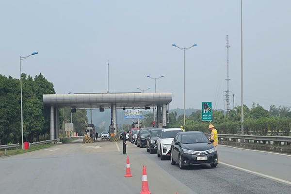 Mùng 2 Tết Bính Ngọ: Hơn 2.800 trường hợp vi phạm nồng độ cồn