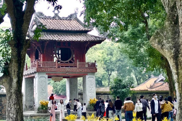 Du lịch Hà Nội thu về gần 4,9 nghìn tỷ đồng trong kỳ nghỉ Tết Nguyên đán Bính Ngọ 2026