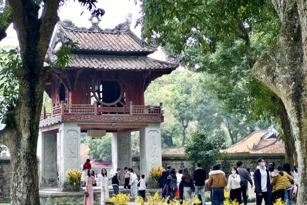 Gần 326 nghìn lượt khách du xuân tại Văn Miếu - Quốc Tử Giám 
