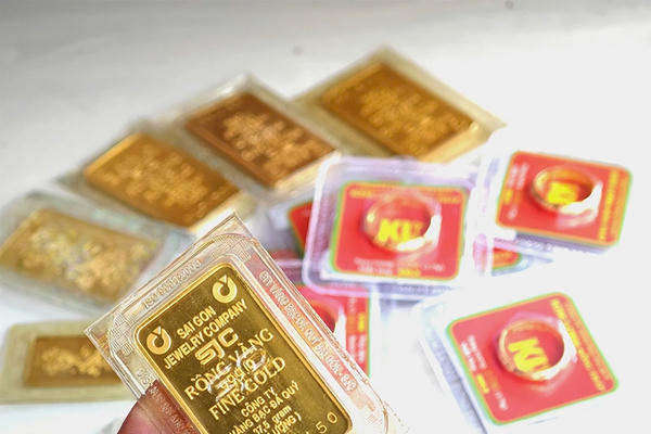 Giá vàng ngày 4/3: Thị trường trong nước và thế giới đồng loạt giảm sâu