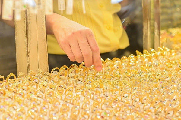 Giá vàng ngày 5/3: Vàng SJC tiếp tục giảm thêm 4 triệu đồng/lượng