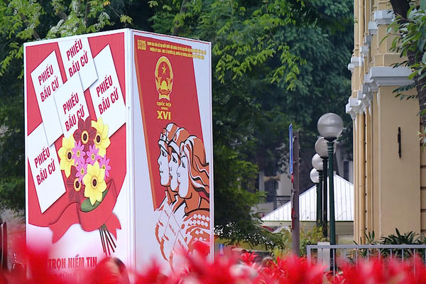 Hà Nội rực rỡ cờ hoa hướng về Ngày hội non sông