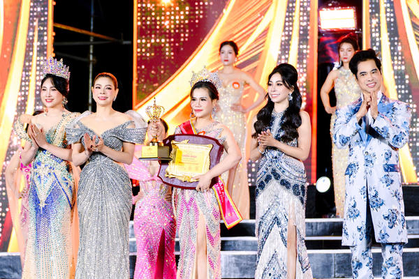 CEO Nguyễn Thị Hồng Lan đăng quang Hoa hậu Nhân ái Hoa hậu Doanh nhân Việt Nam 2026