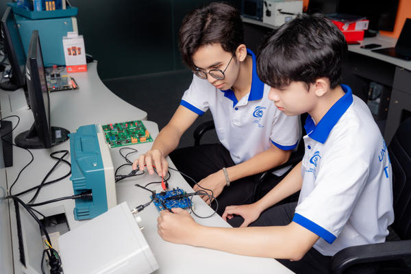 Hà Nội ban hành danh mục 10 nhóm công nghệ chiến lược ưu tiên giai đoạn 2026 - 2035