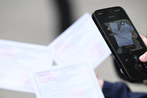 Đăng ảnh thẻ cử tri lên mạng xã hội: Rủi ro lộ thông tin cá nhân ít ai ngờ