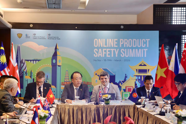 Thúc đẩy hợp tác Việt Nam - Vương quốc Anh, kiểm soát hàng hóa không an toàn trên môi trường số