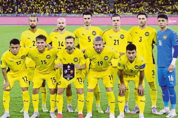 Bị xử thua Việt Nam, Malaysia tụt xuống hạng 135 thế giới