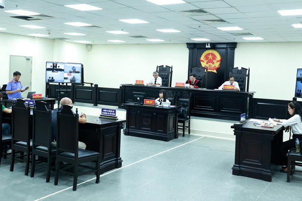 Nữ kế toán lừa đảo hơn 10 tỷ đồng bằng sổ đỏ giả, lĩnh 22 năm tù