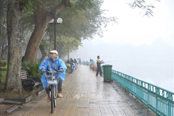 Dự báo thời tiết ngày 24/3: Hà Nội tiếp tục mưa nhỏ rải rác 