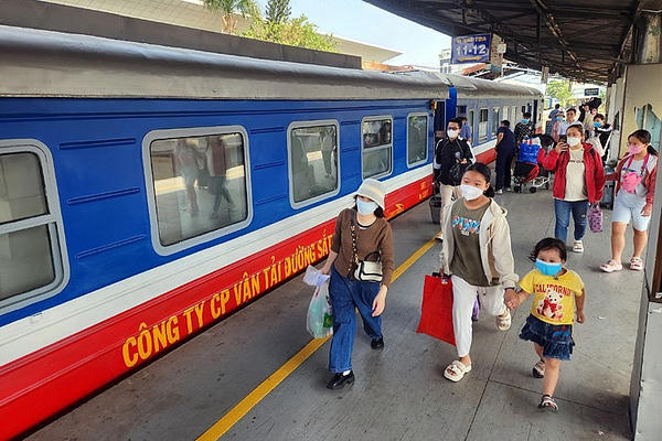 Ngành đường sắt tăng chuyến phục vụ dịp Giỗ Tổ và lễ 30/4 - 1/5