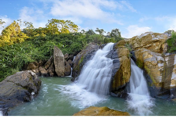 Vườn quốc gia Bát Xát nằm trên địa bàn xã nào của tỉnh Lào Cai?