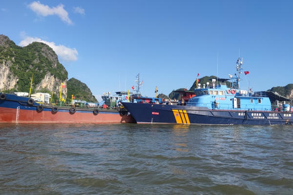 Hải quan siết chặt kiểm soát, ngăn chặn vận chuyển trái phép xăng dầu