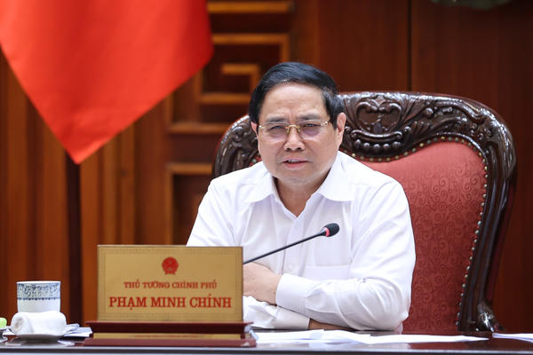 Thủ tướng: Khẩn trương xây dựng kho dự trữ xăng dầu chiến lược 