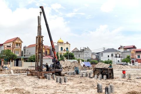 Giá nhiên liệu, vật liệu xây dựng đồng loạt tăng, nhà thầu kiến nghị cơ chế bù chi phí
