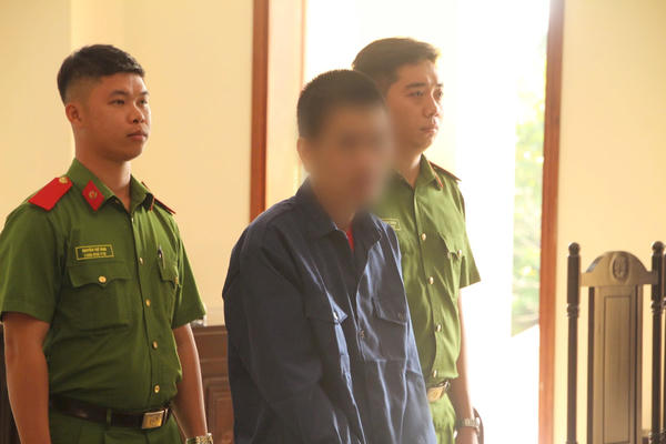 Radio pháp đình: Phút bốc đồng dẫn đến vòng lao lý