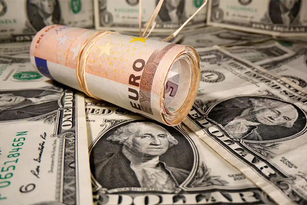 Tỷ giá ngoại tệ ngày 30/3: USD “lặng sóng”, euro và bảng Anh neo đỉnh