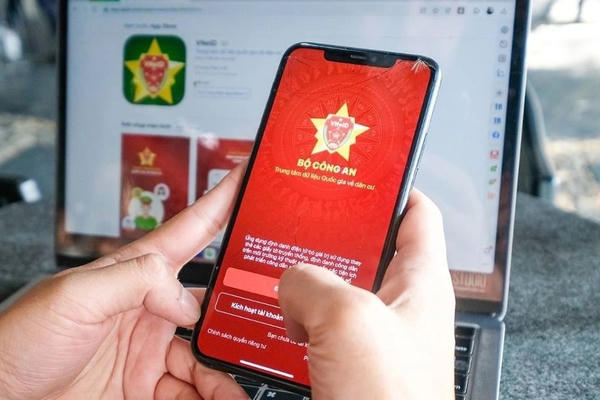 Cổng thông tin điện tử VNeID tích hợp tính năng phản ánh vi phạm giao thông từ 1/4