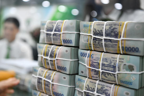 Lãi suất liên ngân hàng bật tăng trở lại