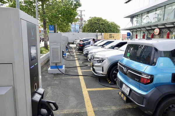 Phát triển trạm sạc xe điện: Nhu cầu cấp thiết tại đô thị và chung cư