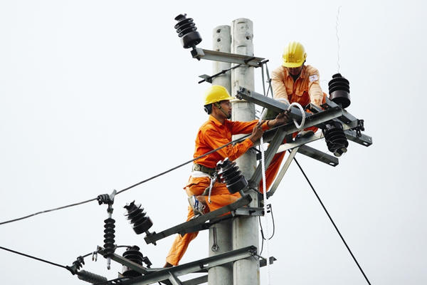 Tiêu thụ điện toàn quốc lần đầu vượt 1 tỷ kWh 