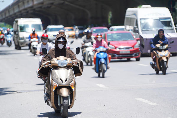 Dự báo thời tiết 4/4: Miền Bắc mưa dông, miền Trung và Nam Bộ nắng nóng