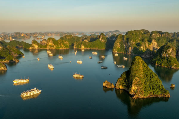 Triển khai quy chế phối hợp quản lý tàu du lịch giữa Vịnh Hạ Long và Vịnh Lan Hạ