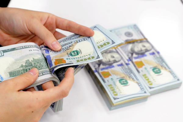 Tỷ giá ngoại tệ ngày 4/4: USD duy trì đà ổn định, thị trường chờ tín hiệu mới